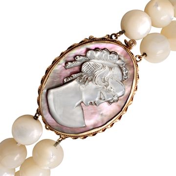 VIntage Mother of pearl beads necklace with Mother of pearl cameo clasp on 14K yellow